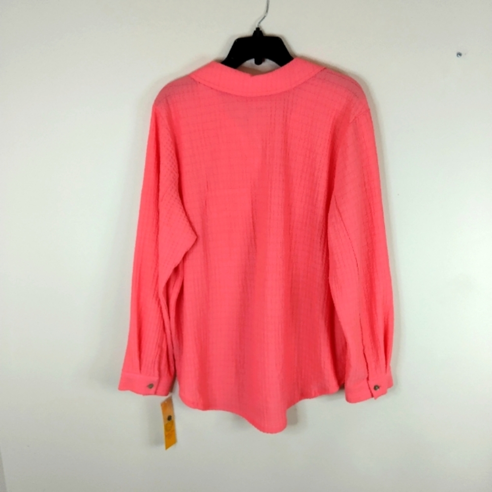 Ruby RD Women's 1X Guava crinkled Button front top long sleeve 2 front pocket